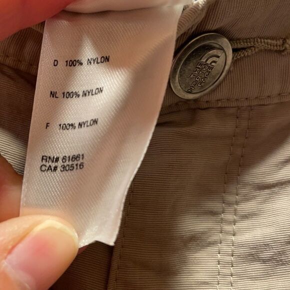 The North Face Tan Nylon Cargo shorts - Picture 3 of 7